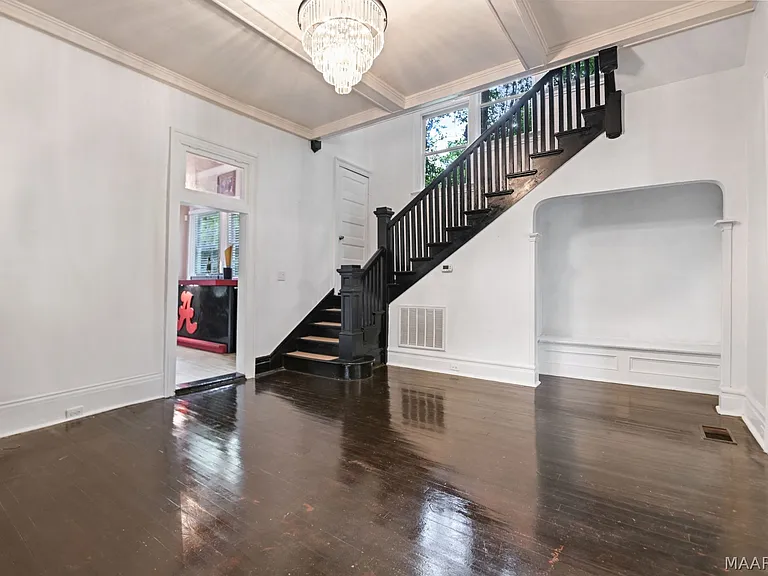 264 E Fairview Ave — Photo 24