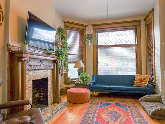 3rd image of 1125 N Damen Ave #1