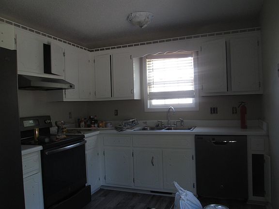 4th image of 337 Erie Dr