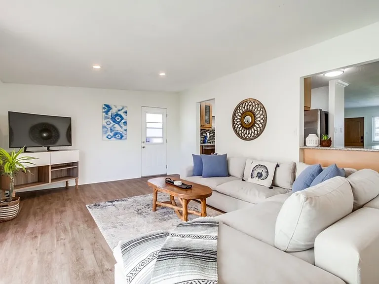 1436 Morenci St — Photo 3