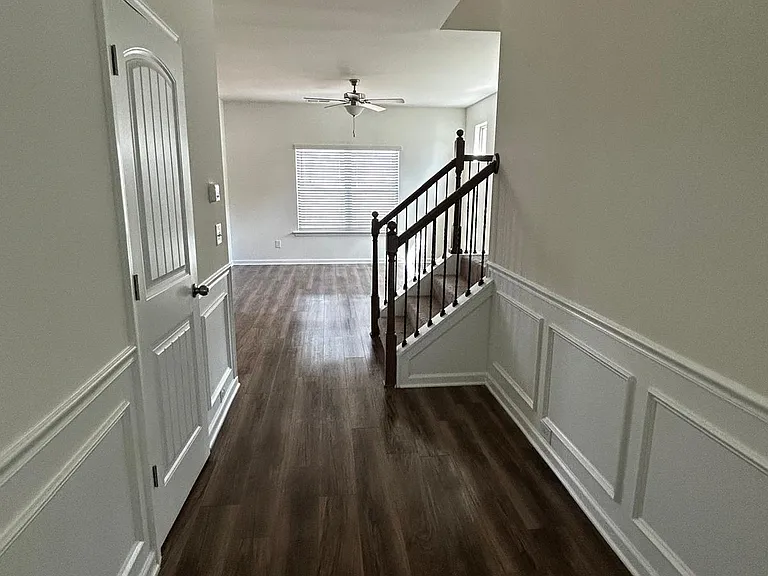 405 Springs Crossing Dr — Photo 21