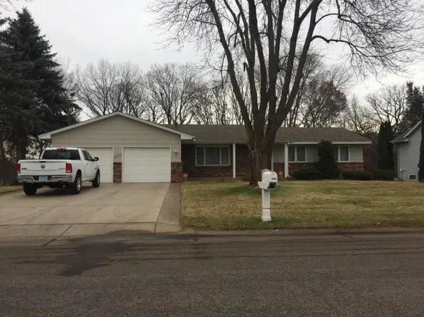3720 Rum River Dr, Anoka, MN 55303