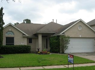 18306 Cobblestone Dr, Cypress, TX 77429