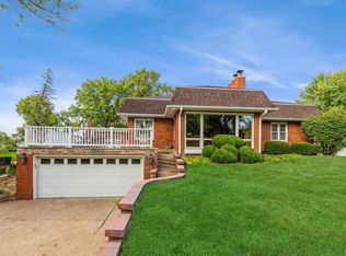 1114 2nd Ave S, Clinton, IA 52732