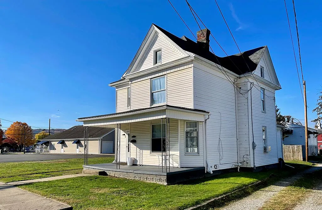 111 Cedar Avenue photo 1