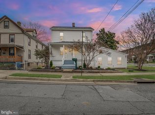 3703 35th St, Mount Rainier, MD 20712