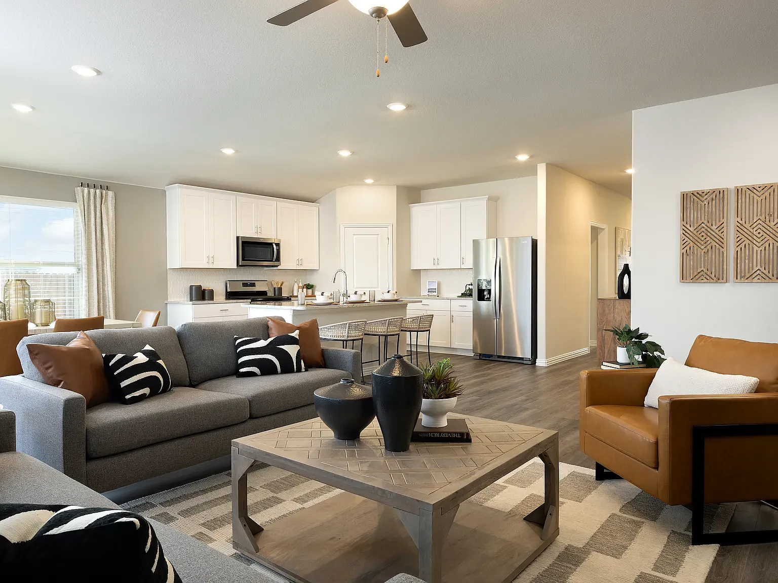 4 bed, 2059 sqft, $2,100 — Photo 3