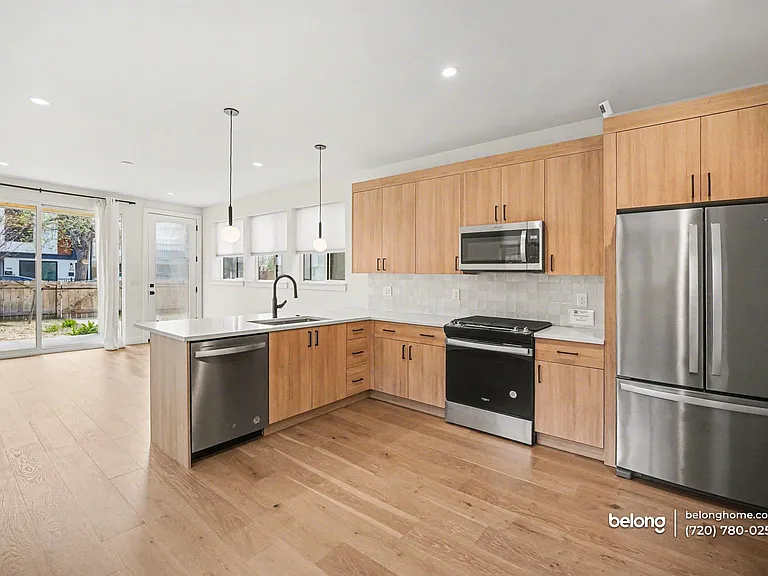 1415 Zenobia St — Photo 6
