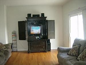 4th image of 629 E Fullerton Ave