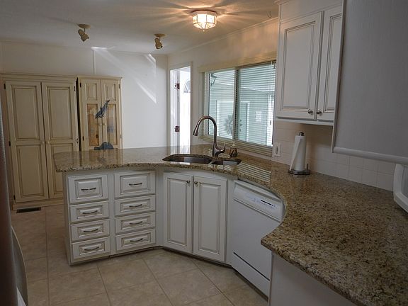 3rd image of 254 Sun Air Cir