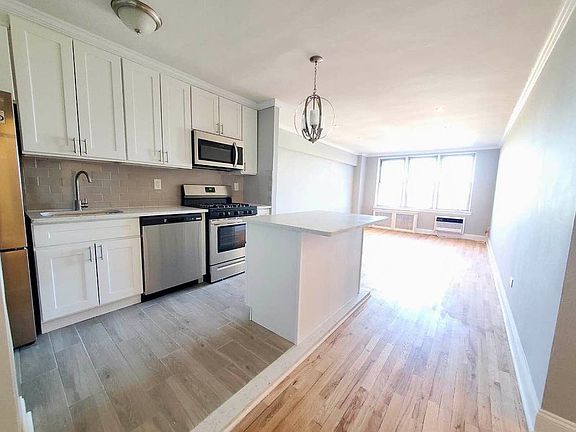 5th image of 495 E 7th St #7T