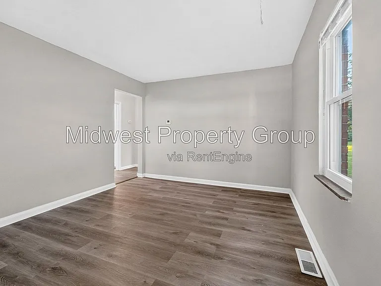 1237 Fairview Ave — Photo 8