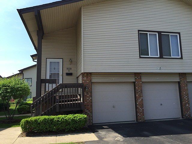 1st image of 1321 Kingsbury Dr Unit 4