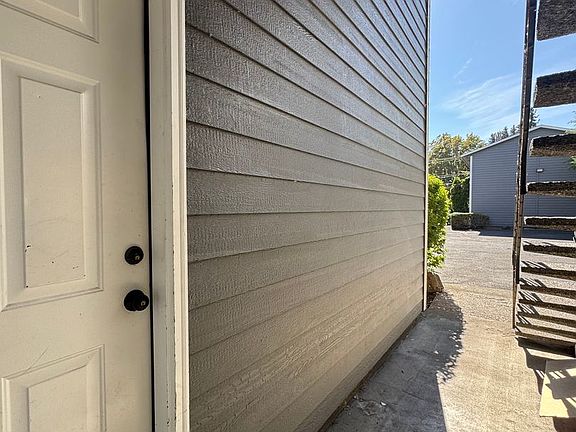 4th image of 1204 N B St #F