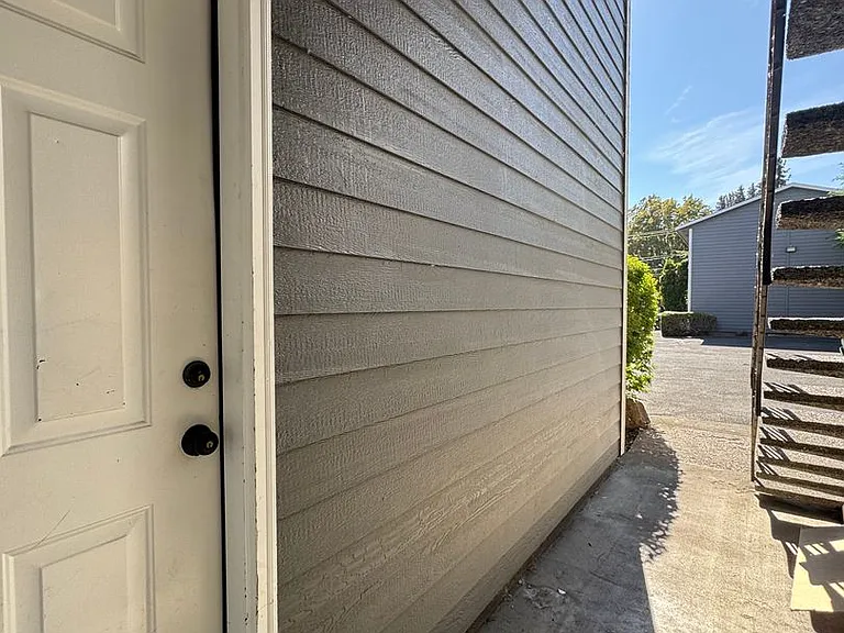 1204 N B St — Photo 33