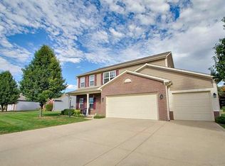 9105 N River Chase Ln, Mc Cordsville, IN 46055