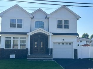 9 Sumner Ave, Merrick, NY 11566