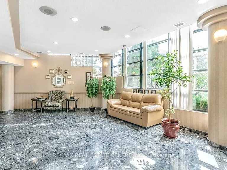 25 Trailwood Dr #1601 — Photo 4