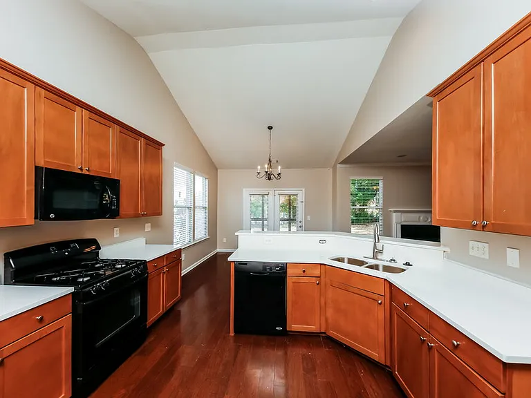 4550 Black Hills Dr NW — Photo 9