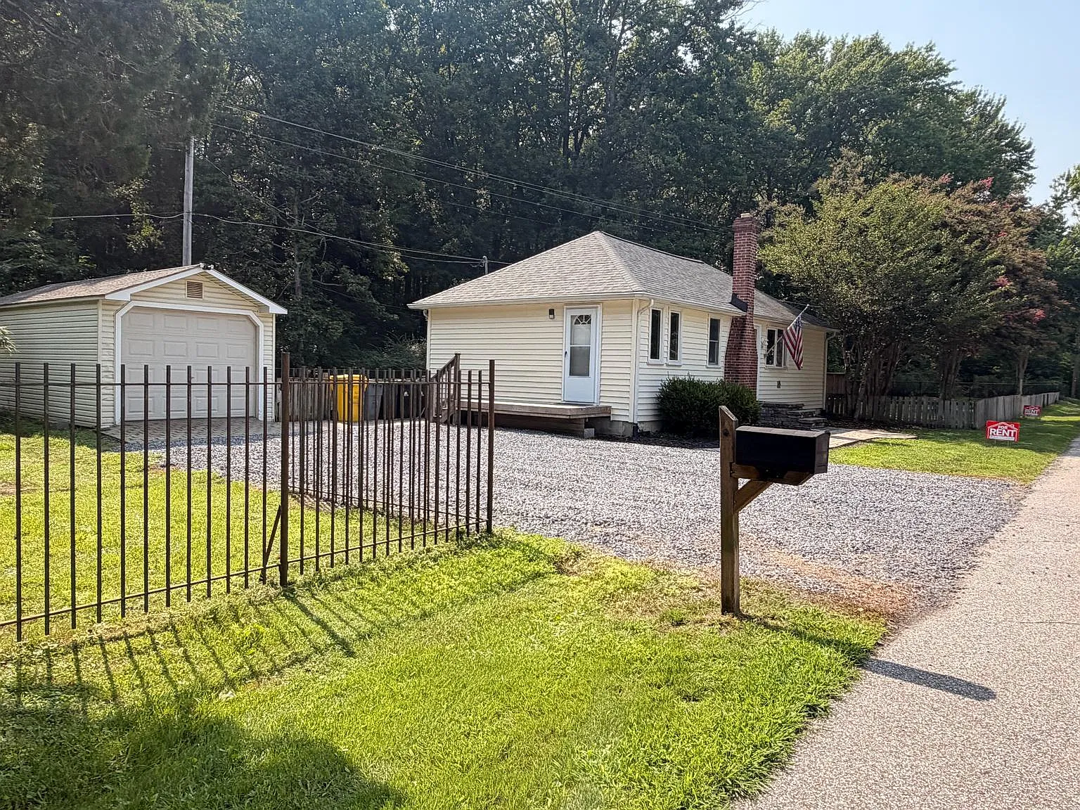2 bed, 840 sqft, $2,850 — Photo 2