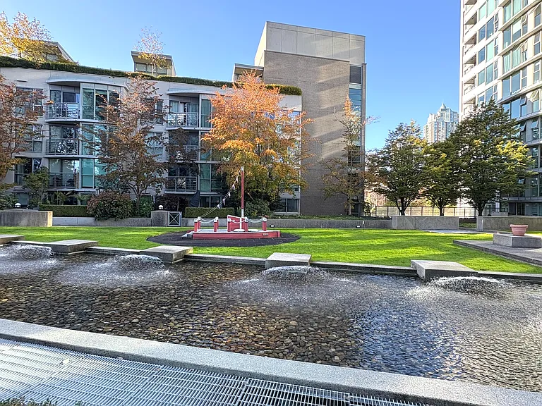 1008 Cambie St #2005 — Photo 25