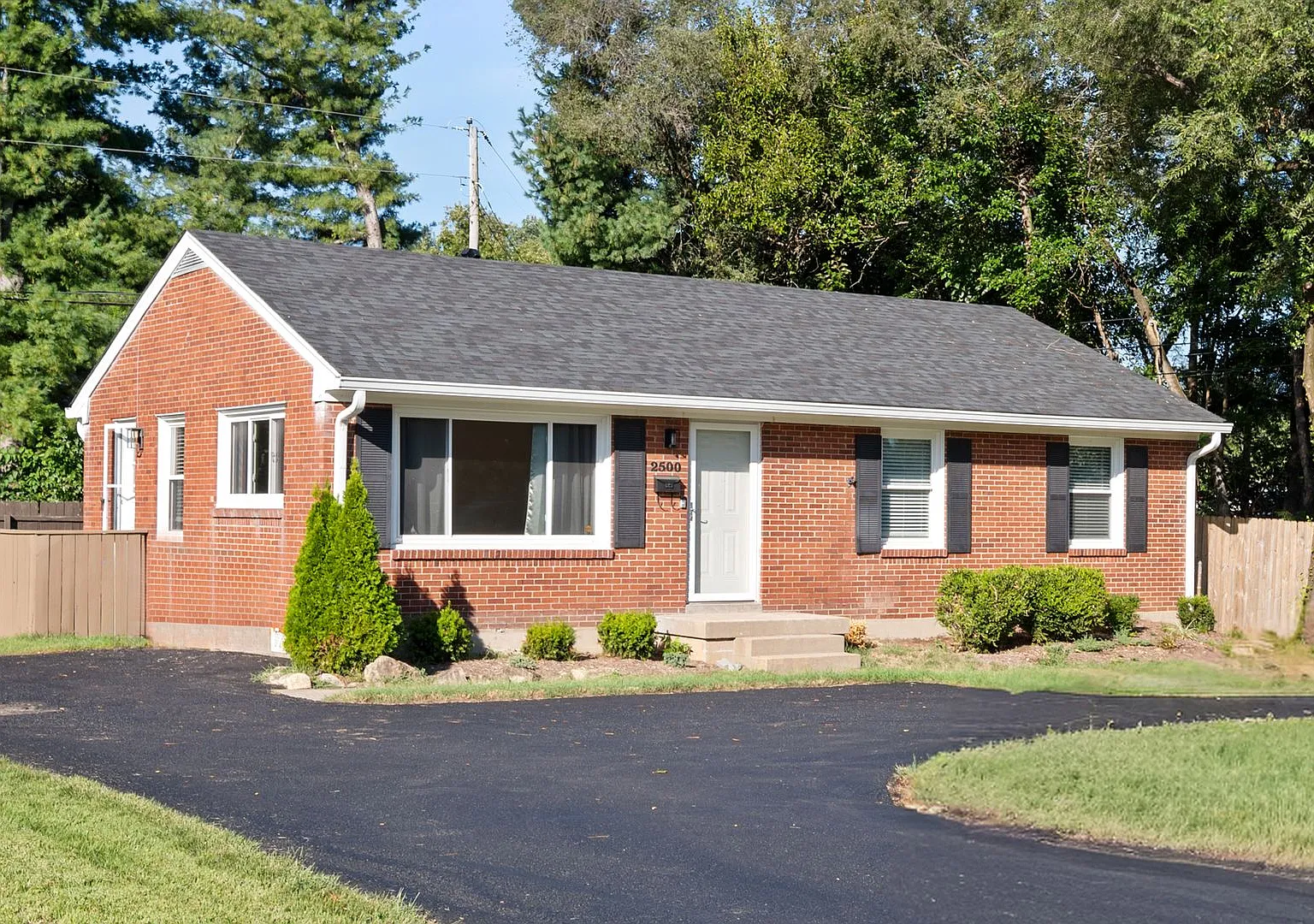 2500 Browns Lane — Photo 3