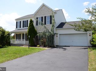 11805 White Pine Dr, Hagerstown, MD 21740