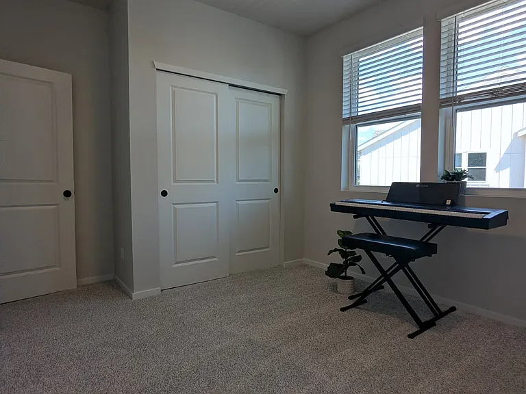 563 Vicot Way #C — Photo 30