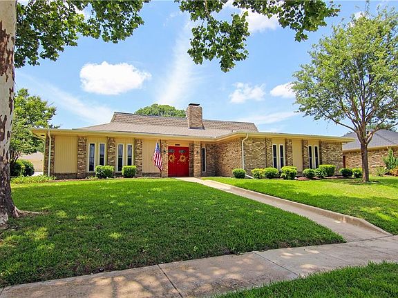 2nd image of 2341 Claridge Cir
