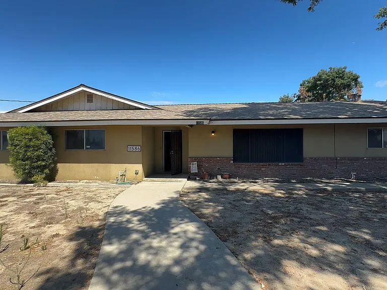 11586 S Smith Ave — Photo 1