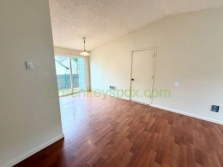6125 SE 90th Ave — Photo 11