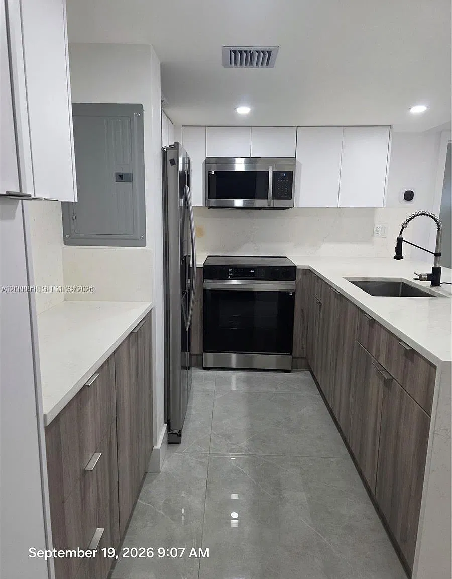Miami Lakes-Lake Katharin — Photo 4