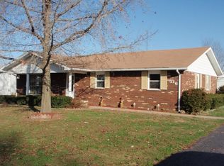 516 N Jackson St, Dix, IL 62830