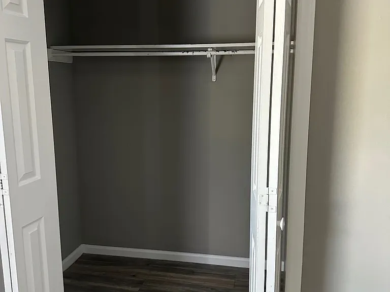 closet 1