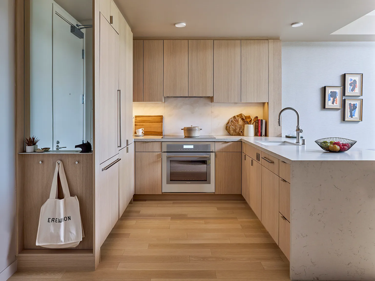 700 Broadway — Photo 4