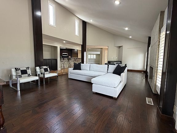 5th image of 5009 Green Tree Blvd