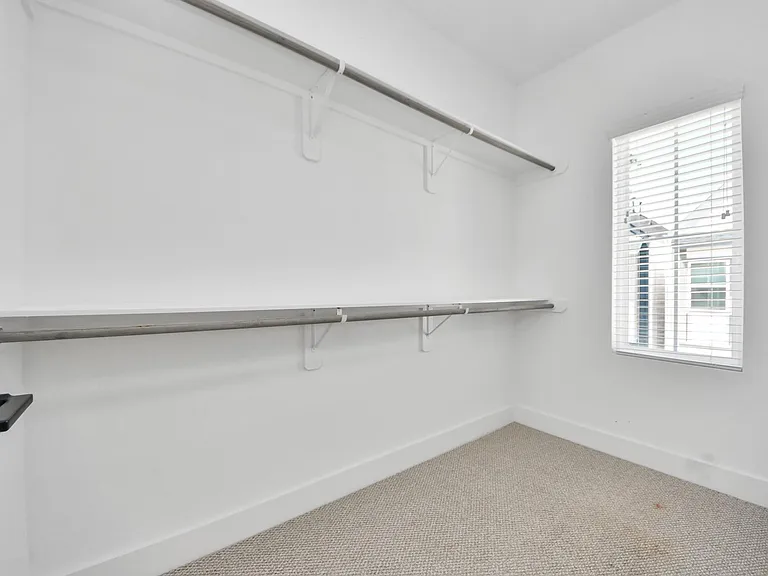 318 Neyland St — Photo 31
