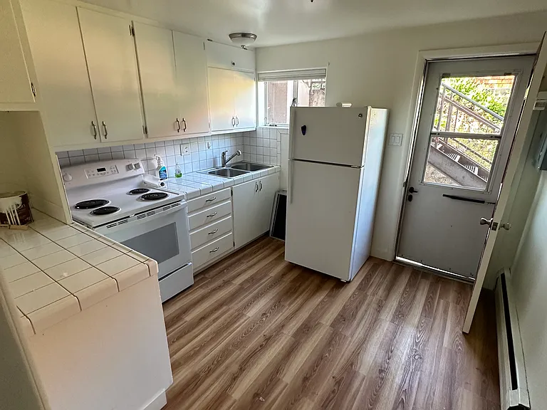 390 E 12th St #5 — Photo 2