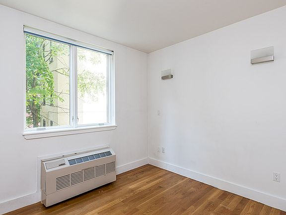 5th image of 387 Franklin Ave APT 303