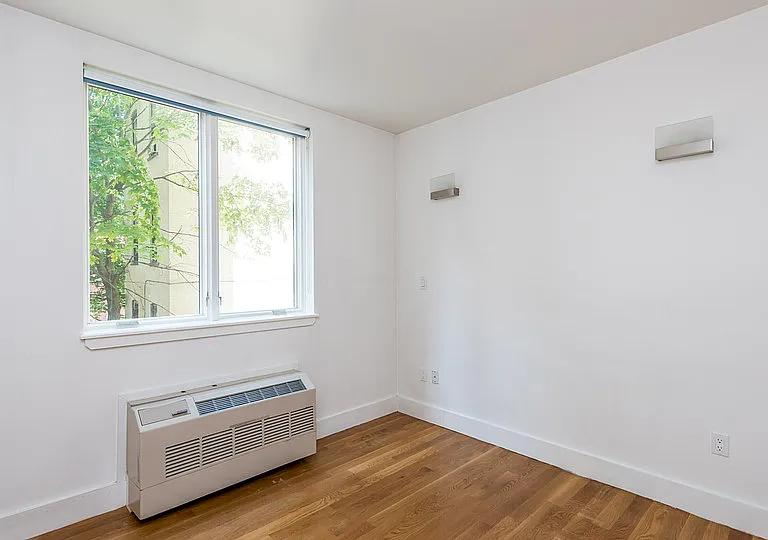 387 Franklin Ave #303 — Photo 5