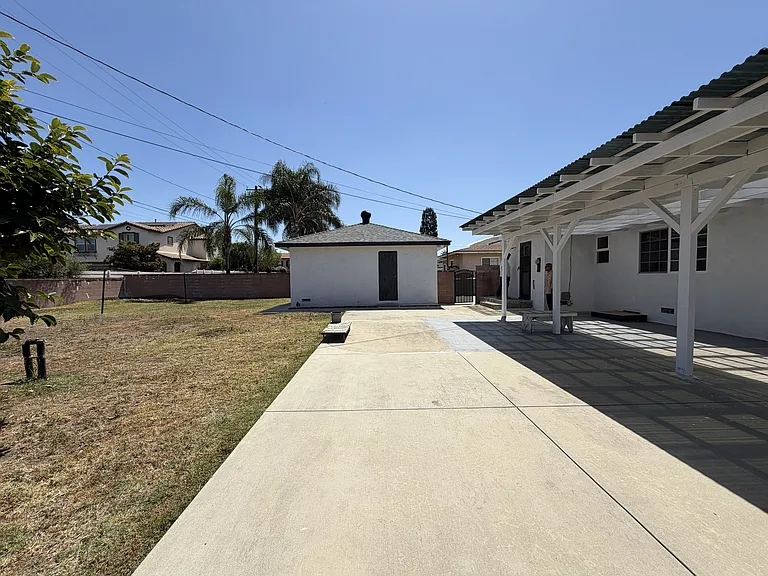 1433 E Larkwood St — Photo 35