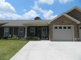 2103 Applebrook Dr, Rossville, GA 30741