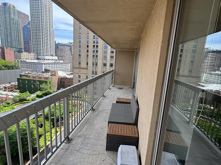 545 N Dearborn St #1307 — Photo 19