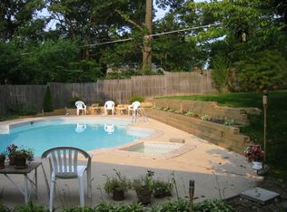 105 Charmuth Rd, Lutherville Timonium, MD 21093