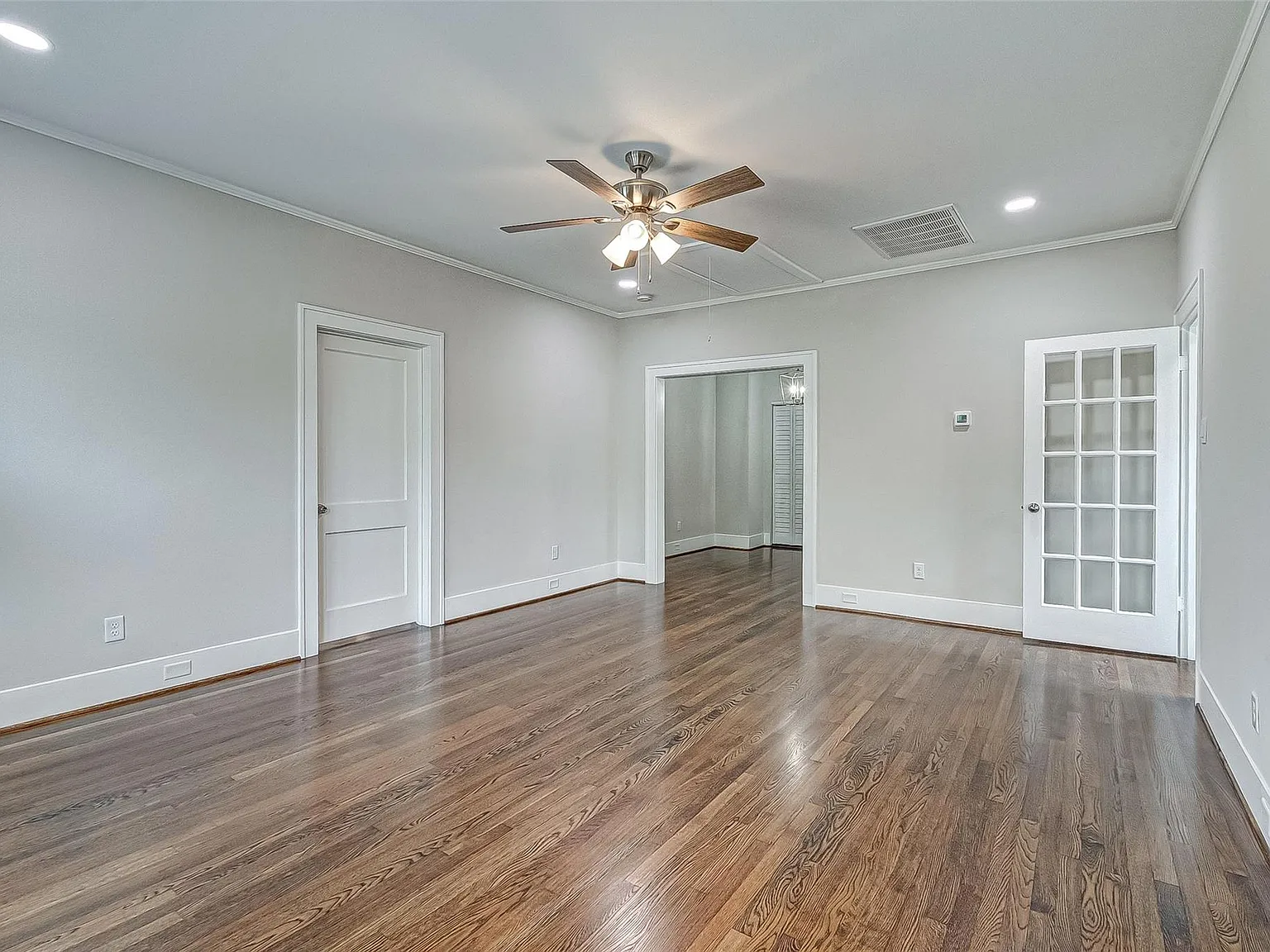 3 bed, 2.0 bath, 1492 sqft, $2,600 — Photo 4