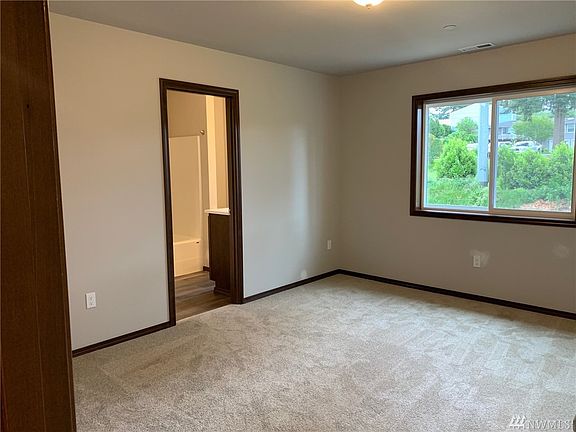5th image of 1529 Florida Dr