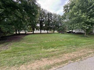 1011 S 4th St, Guttenberg, IA 52052