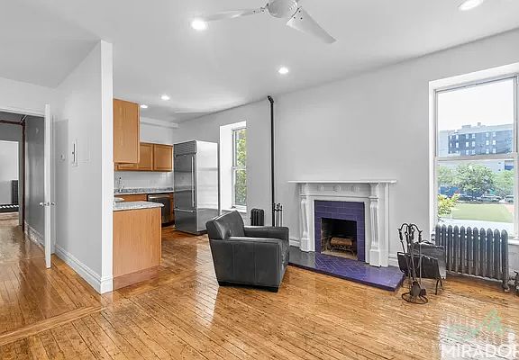 4th image of 349 W 120th St #2