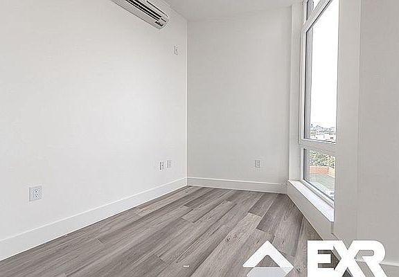 4th image of 43 Claver Pl #3F