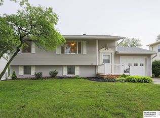 11823 Elm St, Omaha, NE 68144
